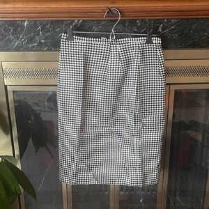 Classic Black and White Houndstooth Skirt
